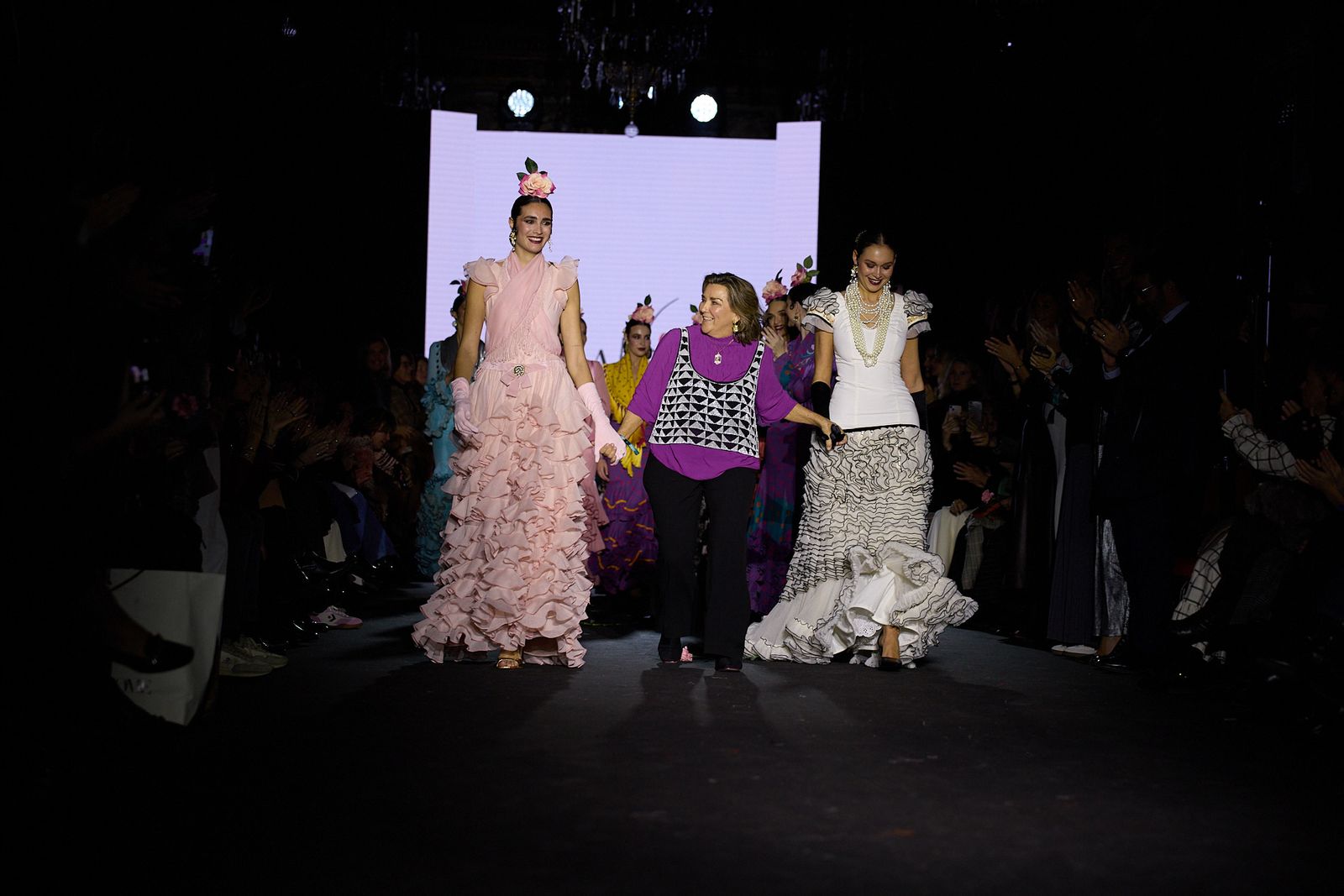 El desfile de flamenca Pol Núñez en We Love Flamenco 2026, todas las fotos