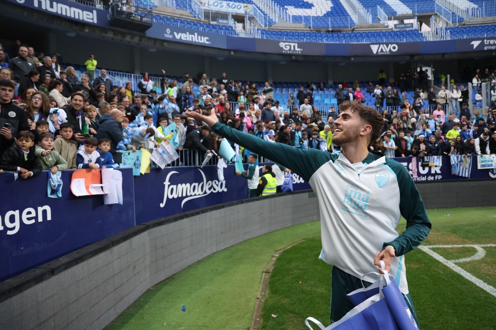 Búscate en las fotos del entrenamiento del Málaga CF en La Rosaleda