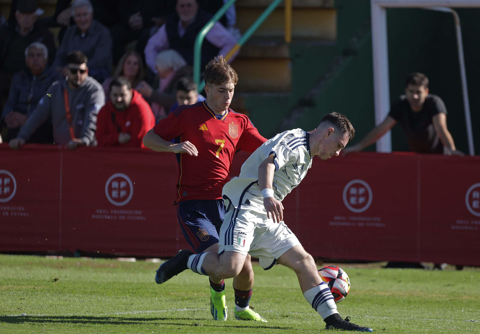 Las mejores fotos del segundo partido España - Italia sub-17 en Los Barrios