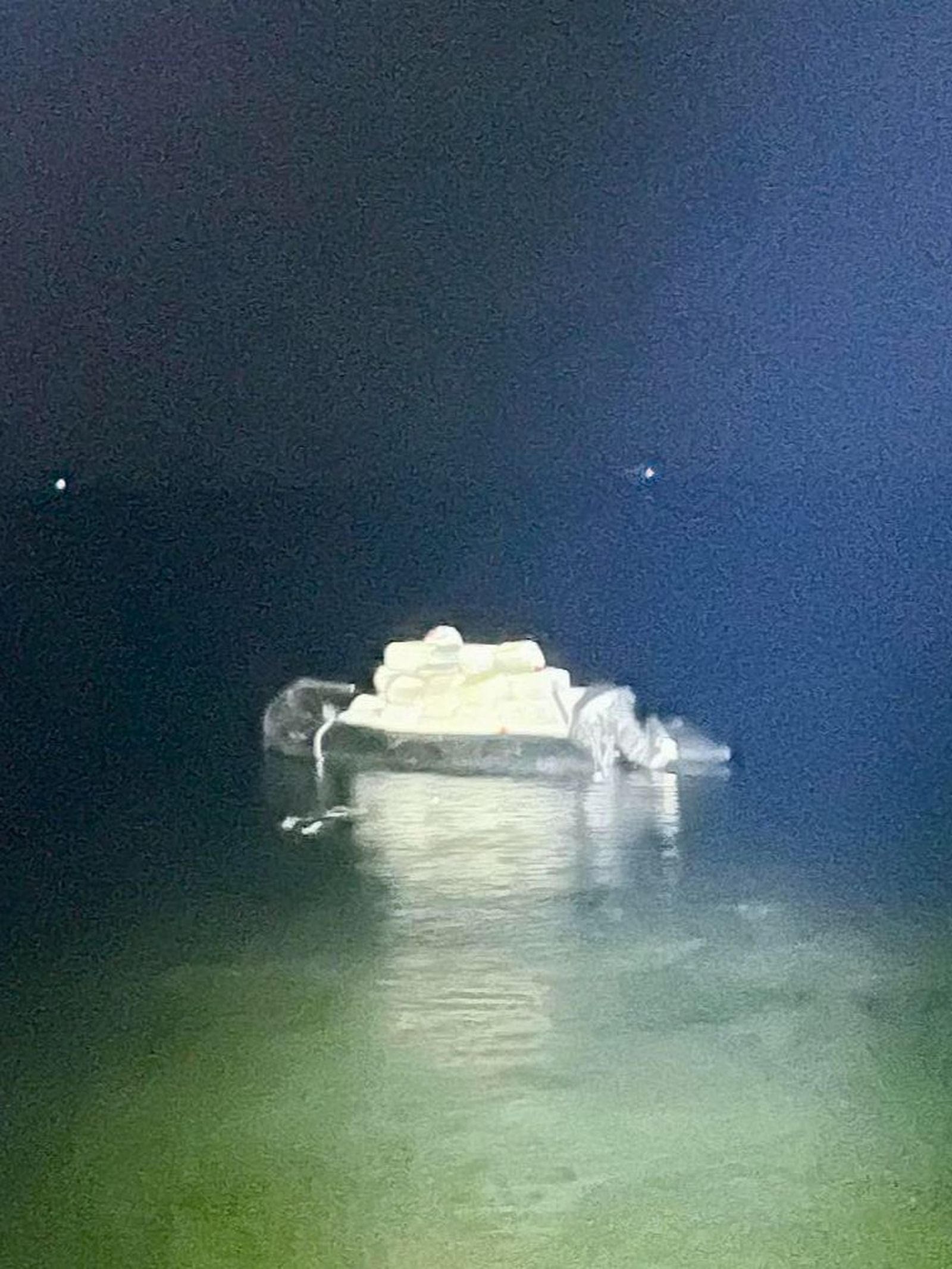 Embarcación en la que iba el combustible.