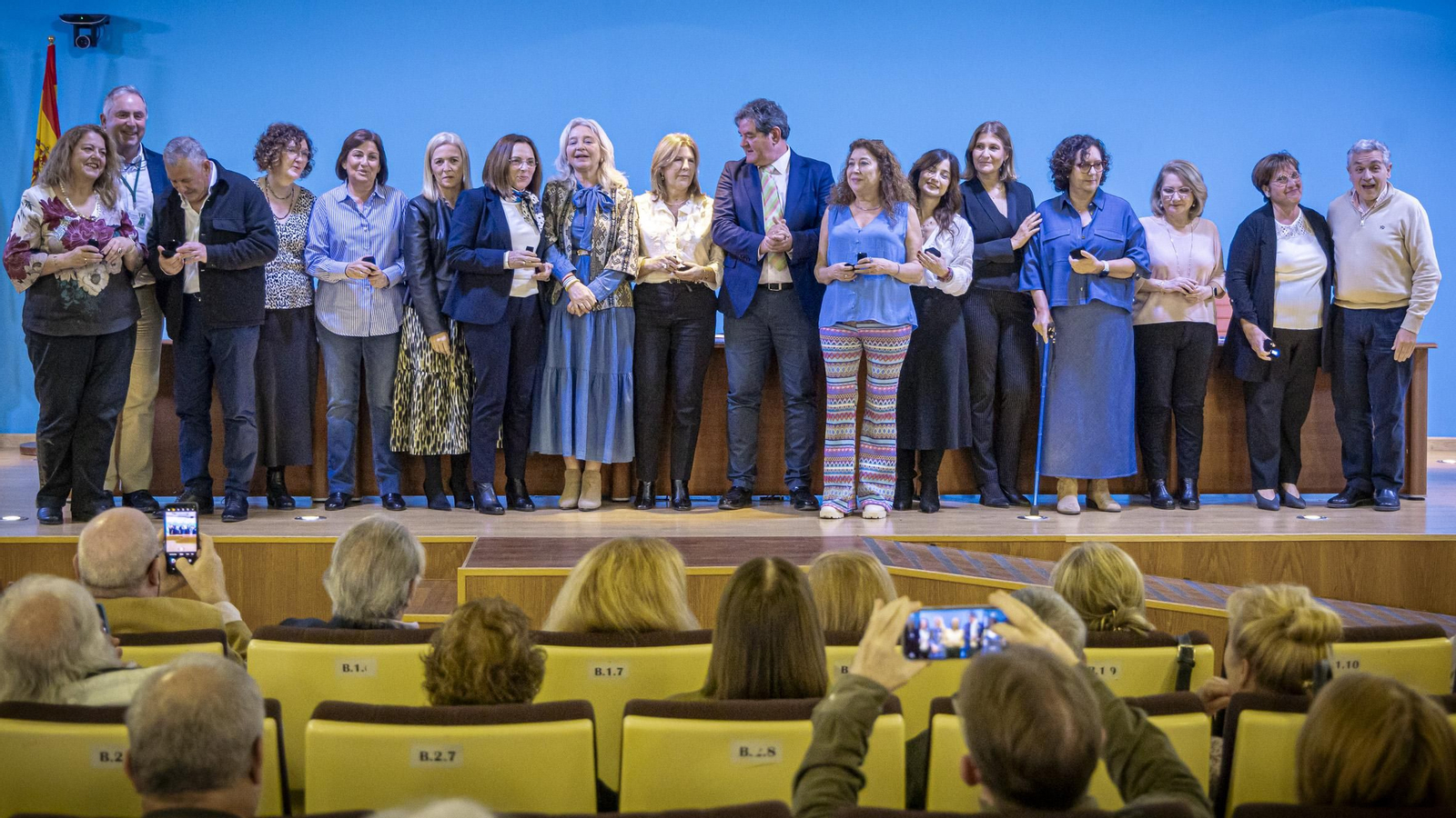 Las imágenes del acto de homenaje al personal sanitario jubilado de los hospitales Puerta del Mar y San Carlos de Cádiz