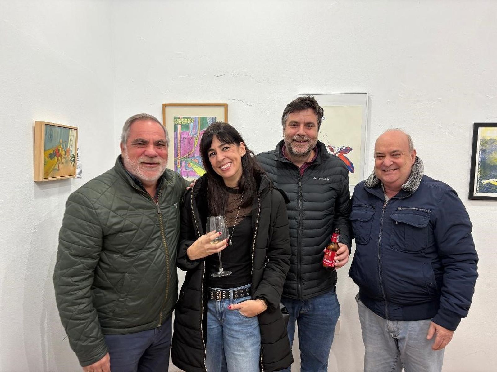 Exposición   navideña de    arte en la sala   FACC