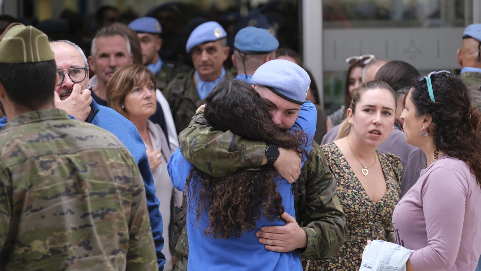 Imágenes de la salida del segundo contingente de La Legión con destino el Líbano