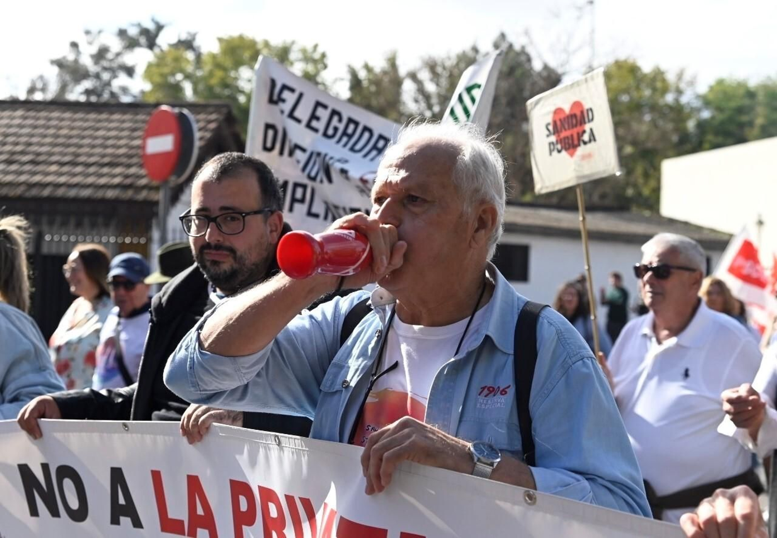 La manifestación en defensa de la sanidad pública en Córdoba, en imágenes