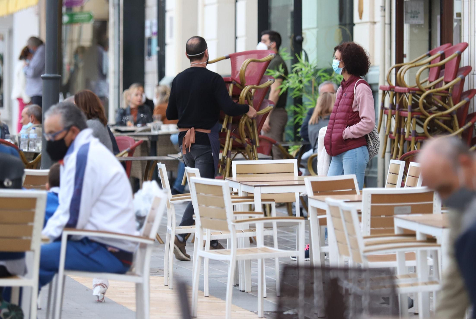 Imágenes del cierre de comercios bares y terrazas a causa de las nuevas restricciones por la Covid en Huelva