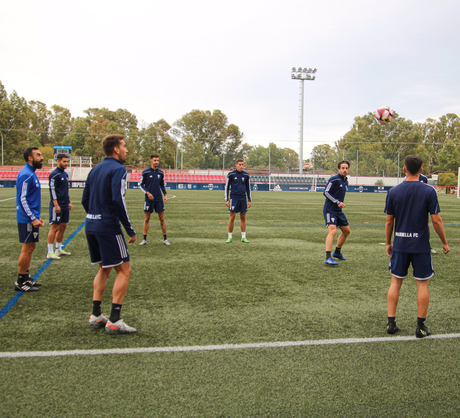 El Marbella, entrenándose.