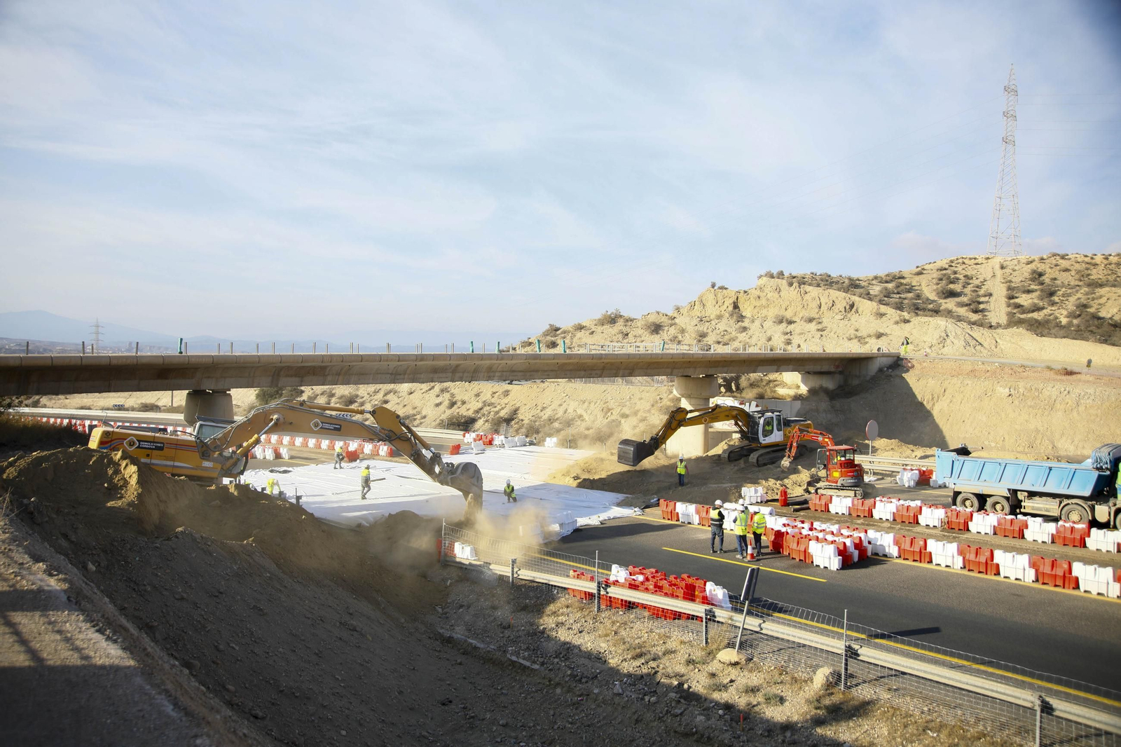 Imágenes del corte total en la A-7 de Almería