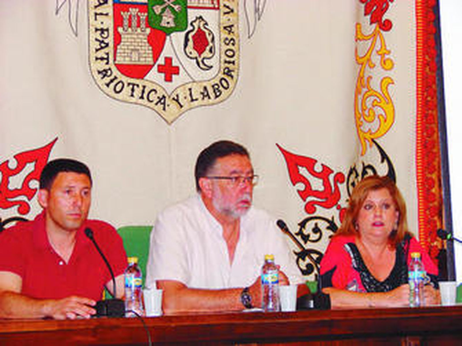 Egea, García Collado y Pérez Laborda dieron a conocer los detalles del proyecto.