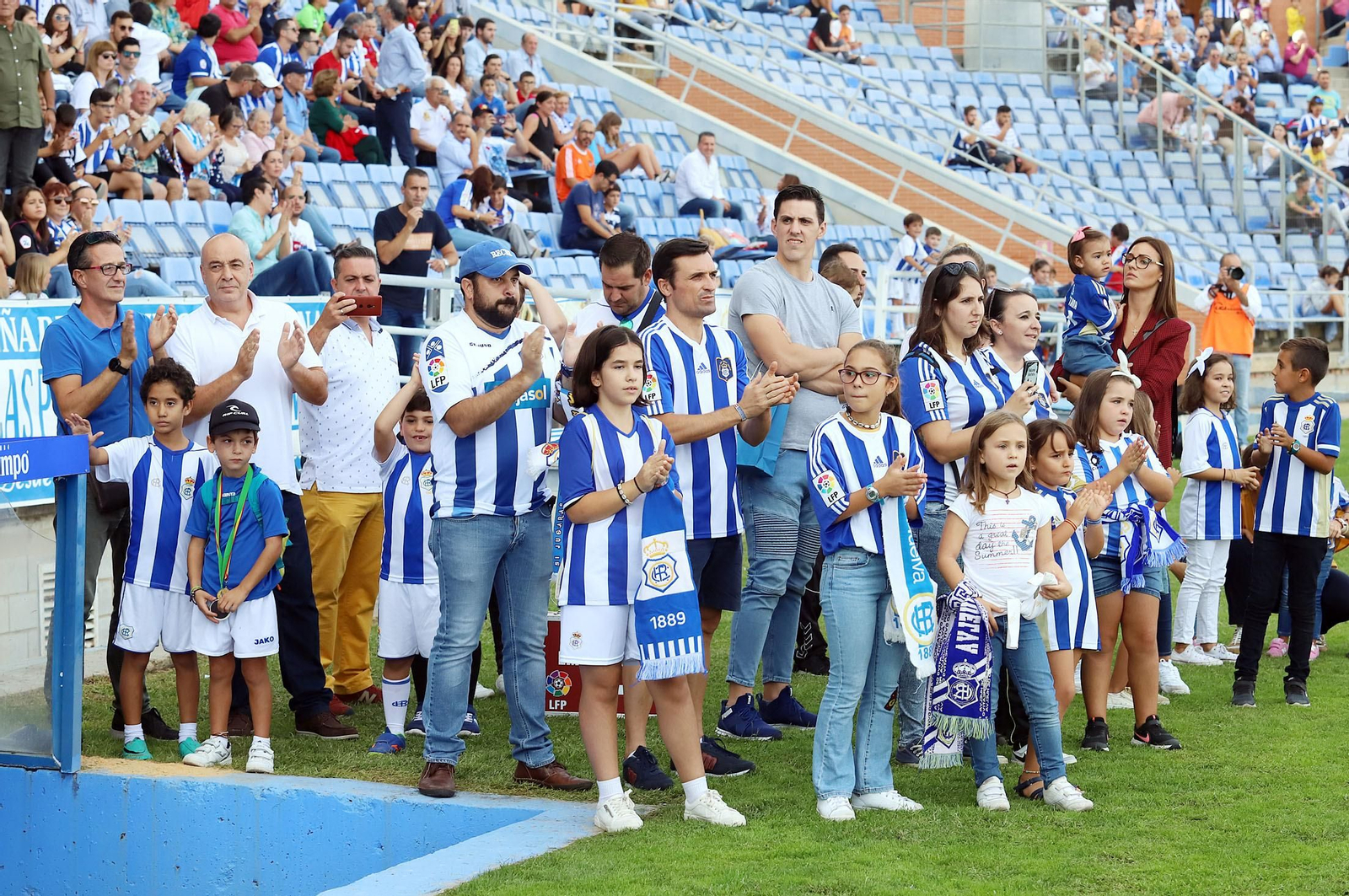 Imágenes del ambiente en el Estadio Nuevo Colombino