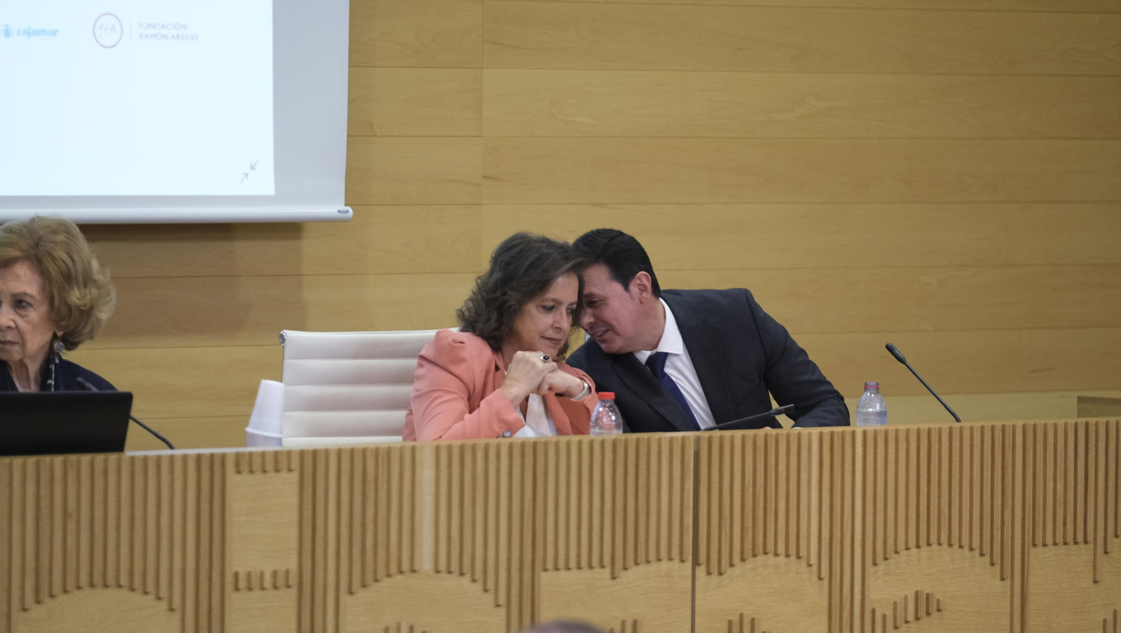 La Reina Sofía inaugura el I Congreso Internacional sobre ELA, en imágenes