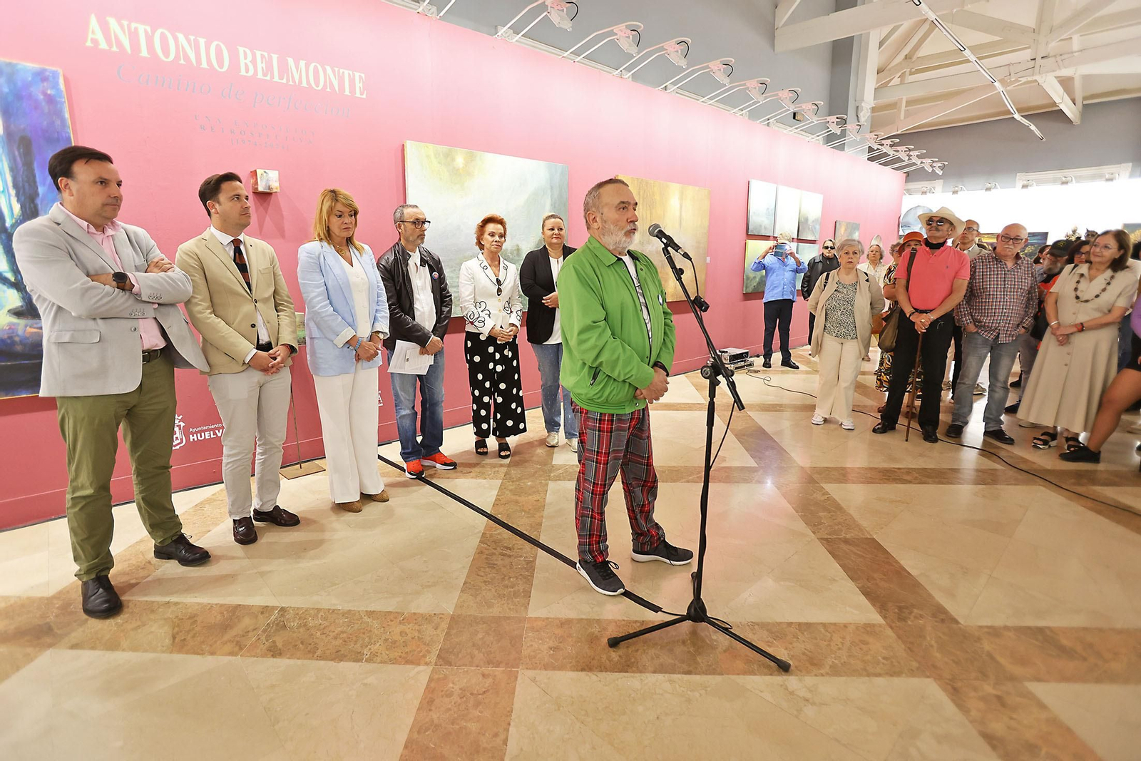 Imágenes de la inauguración de la muestra 'Camino de Perfección' del pintor Antonio Belmonte