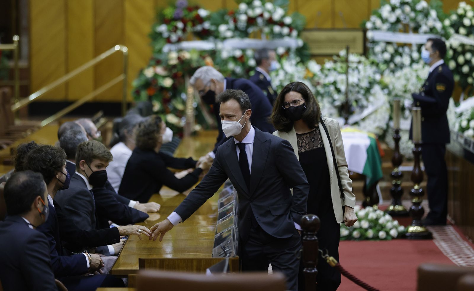 Las imágenes de la capilla ardiente de Manuel Clavero en el Parlamento de Andalucía