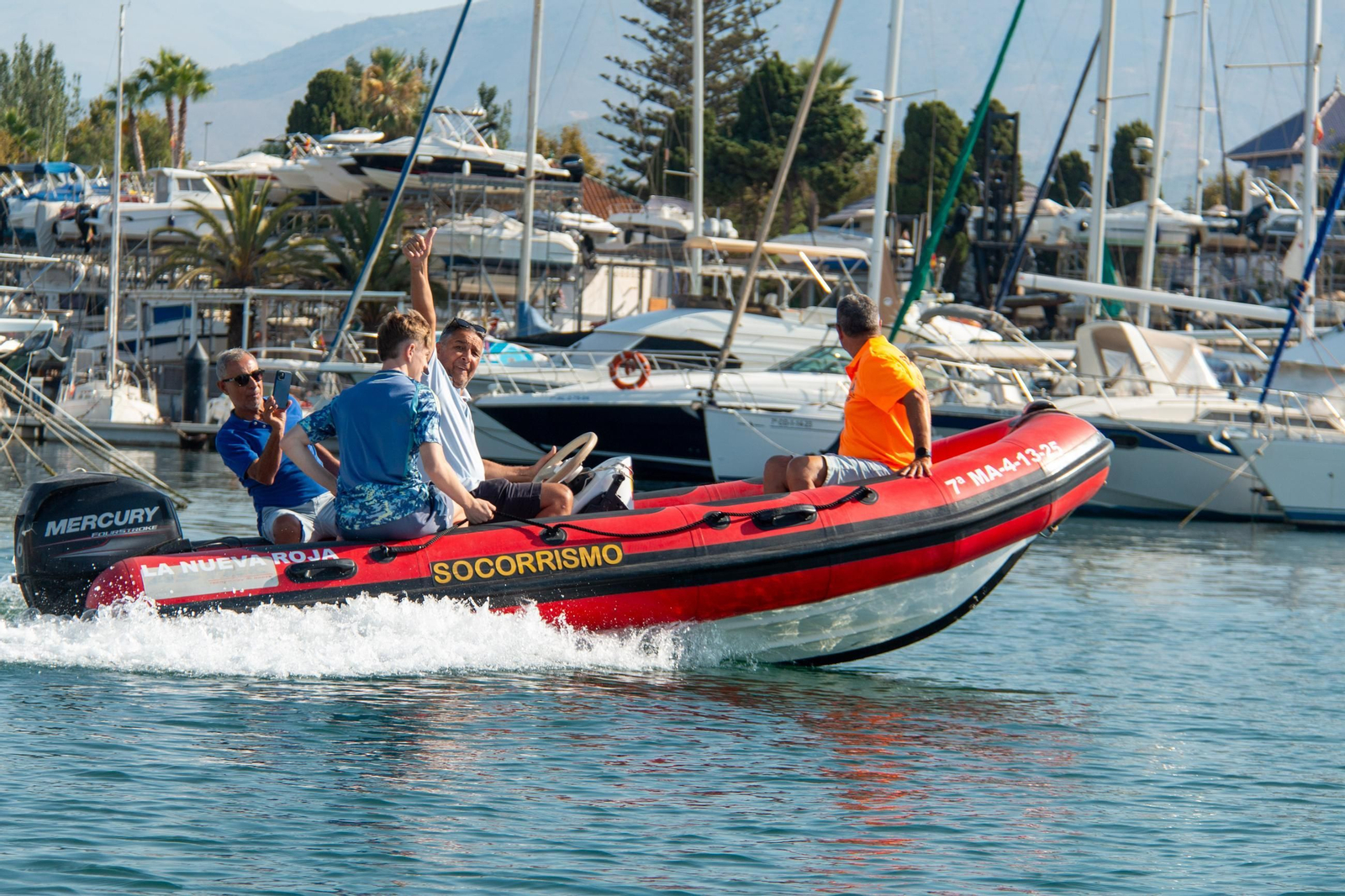 La LXXXIV Travesía a Nado del Puerto de Motril, en imágenes