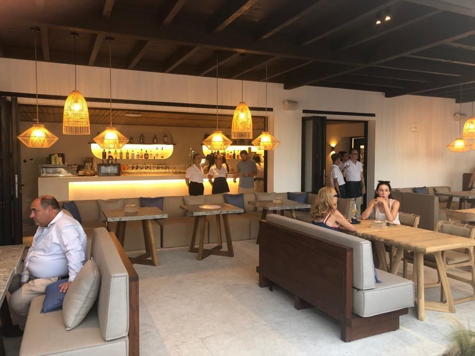 6. Descubre el Club Social de Macenas Mediterranean Resort de Cosentino