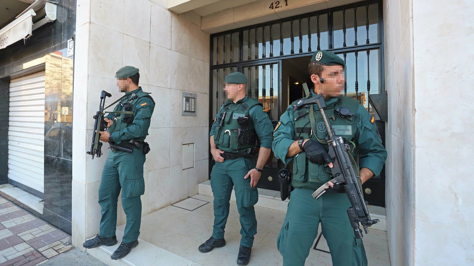 Fotos de los registros de la Guardia Civil en La Línea