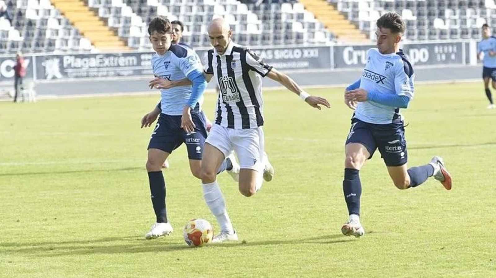 Gorka Iturraspe, en un partido con el Badajoz