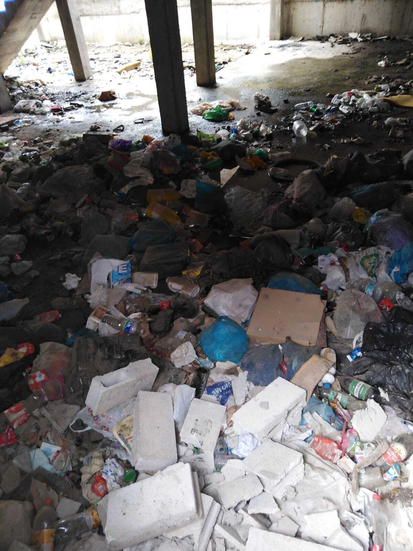 Interior del edificio abandonado de la calle Fernán Caballero de Jerez.
