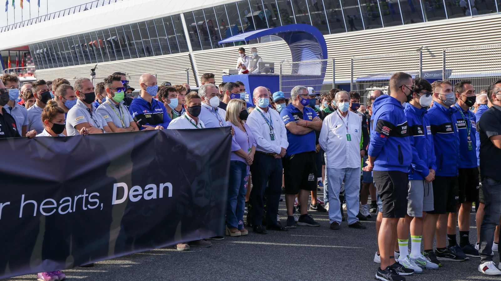 La alcaldesa Mamen Sánchez ha acompañado a la familia de Dean Viñales.