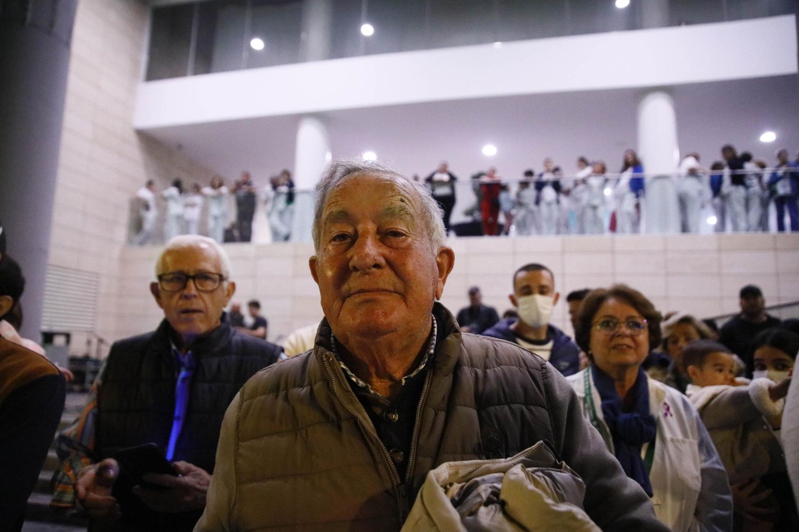 Las imágenes del encendido de la iluminación navideña en el Hospital Torrecárdenas de Almería