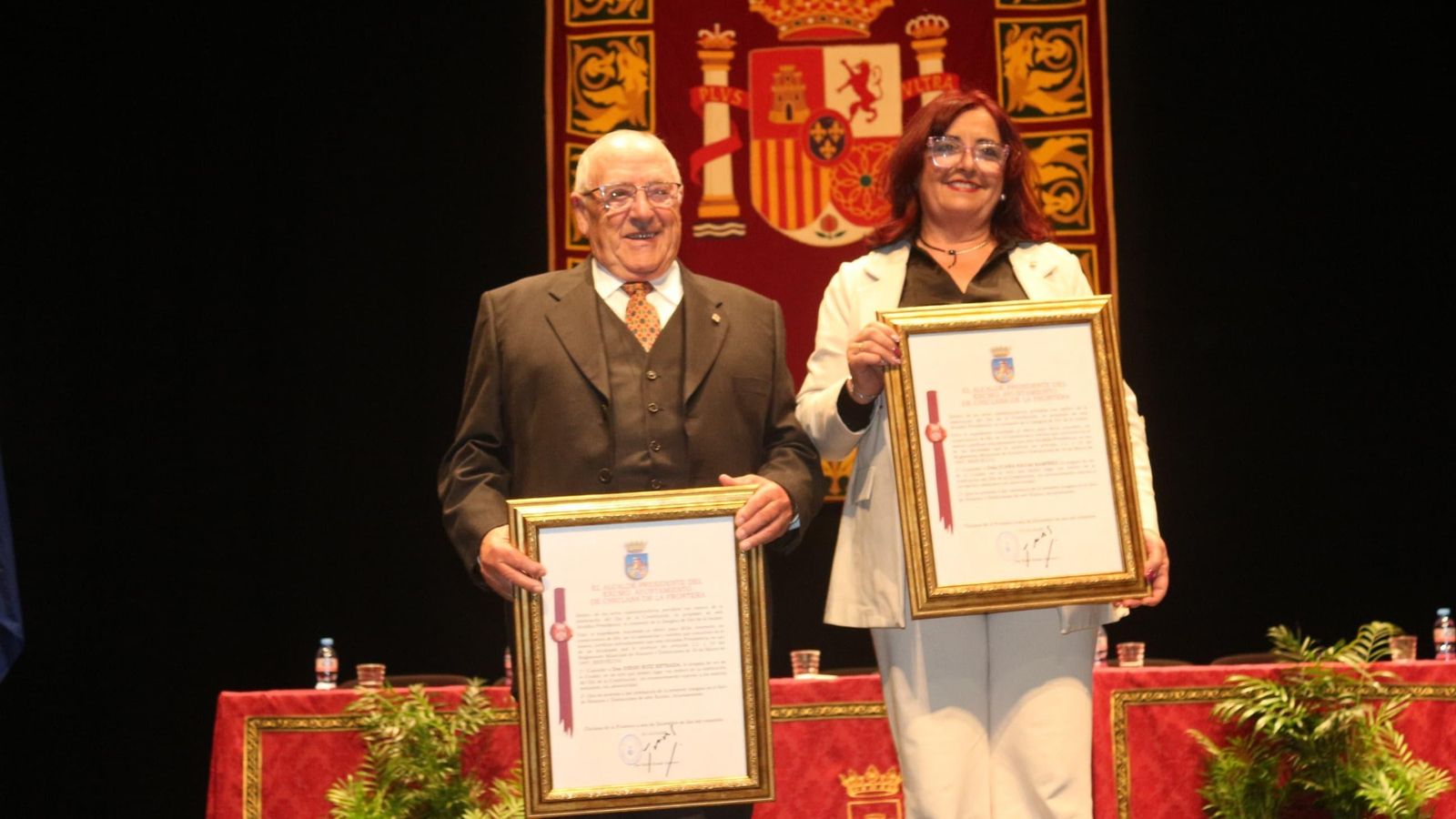 Las dos Insignias de Oro 2023.