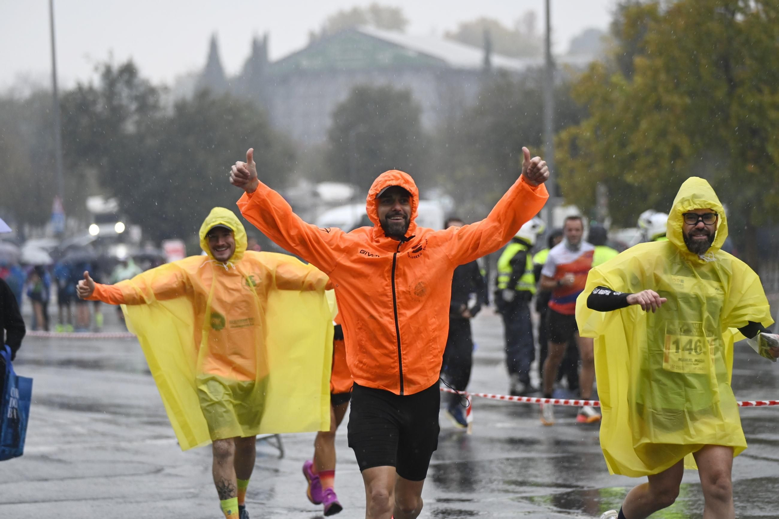 Las mejores fotos de la espectacular salida de la Media Maratón de Córdoba 2025