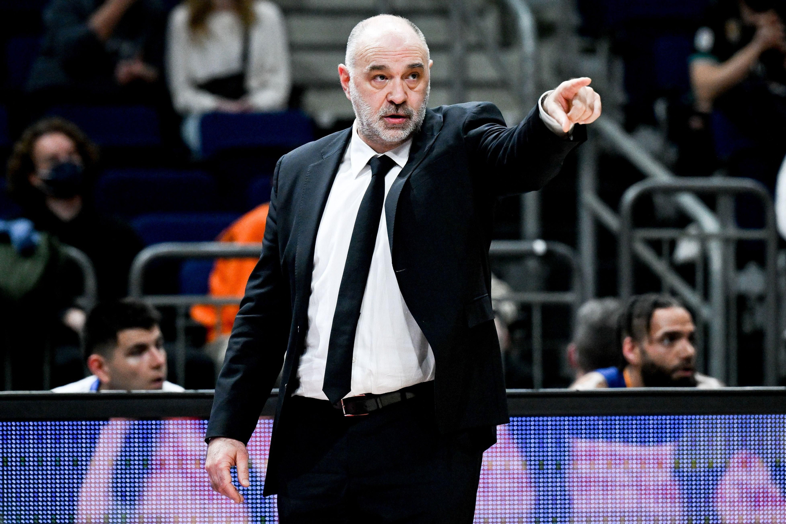 Pablo Laso da órdenes.