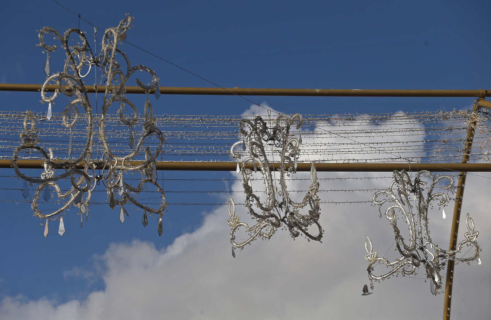 Fotos del montaje del alumbrado de Navidad en Algeciras