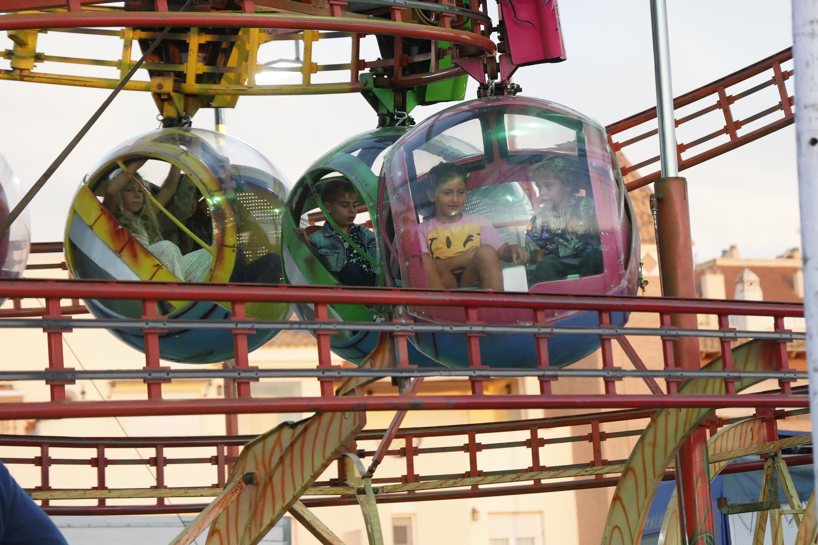 Búscate en las fotos del martes en la Feria de Tarifa 2025