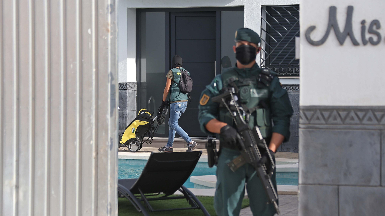 Registro de la Guardia Civil en el Zabal