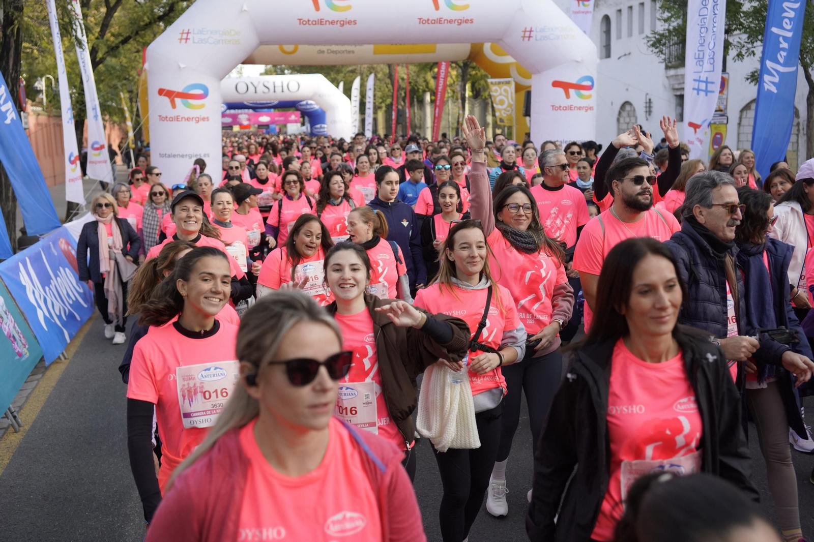 Búscate en las fotos de la Carrera de la Mujer de Sevilla