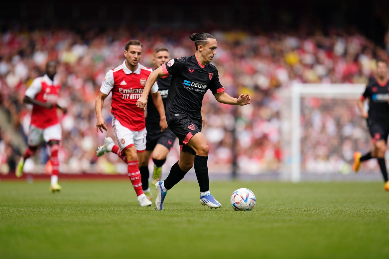 Luismi Cruz, durante el amistoso del verano pasado entre Arsenal y Sevilla.