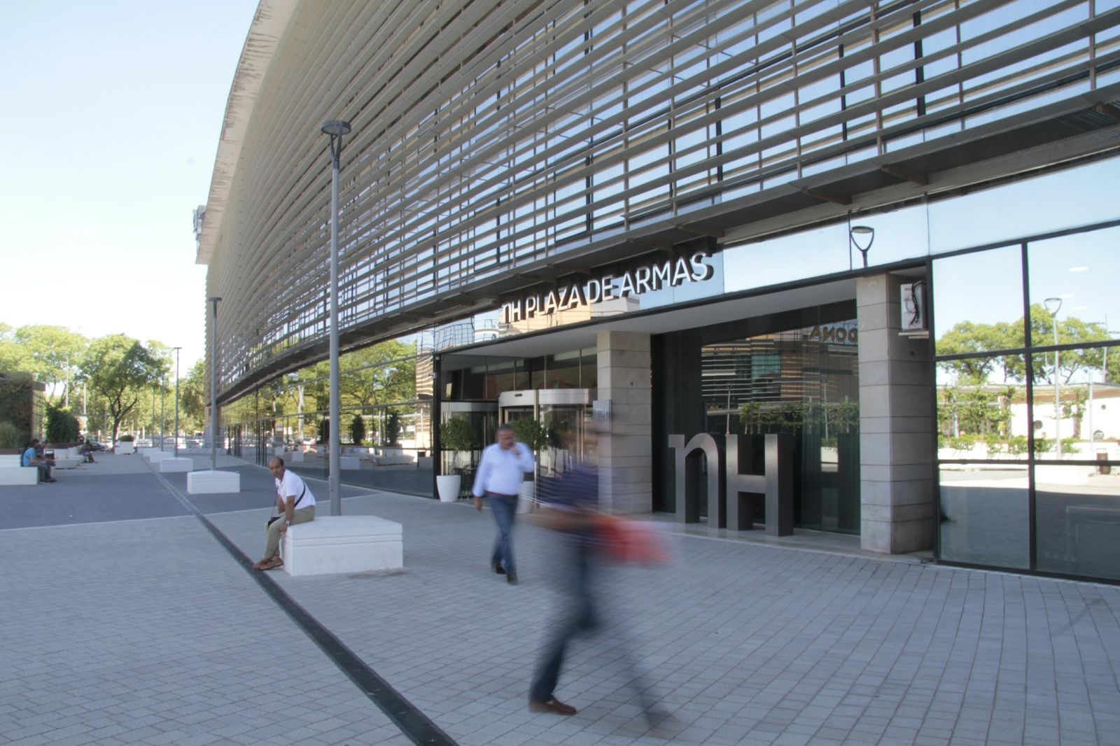 Entrada del NH Plaza de Armas
