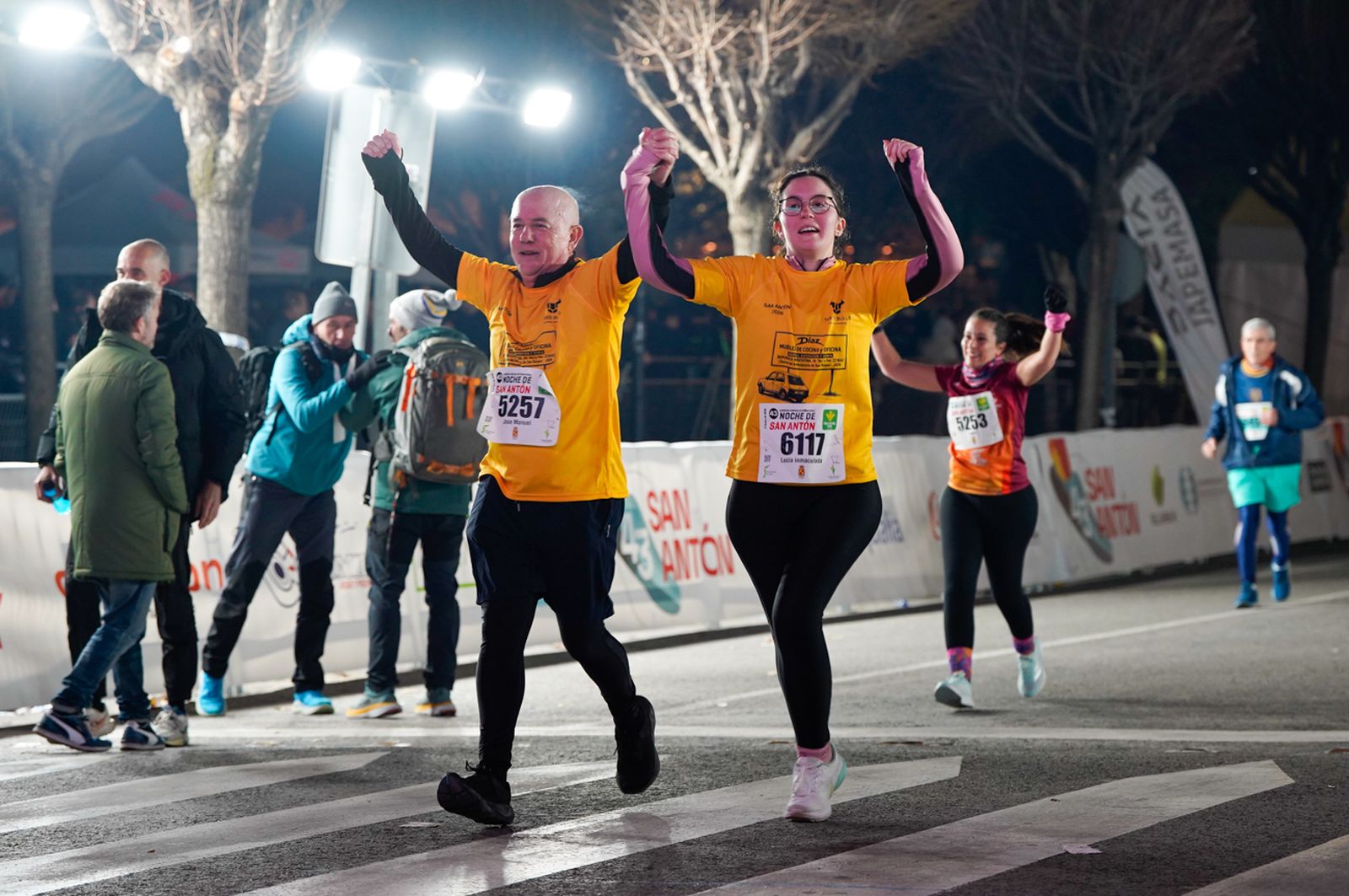 En imágenes: búscate en tu llegada a meta de la Carrera de San Antón 2026 (5)
