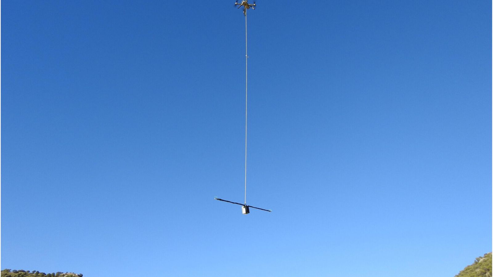 Vuelo rutinario del dron con sonda microtérmica sobre Huetor Santillán