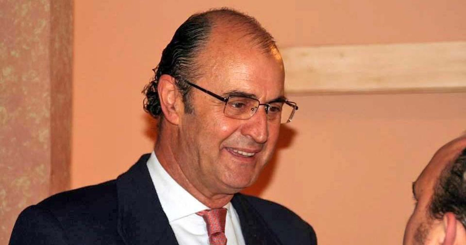 El recordado Pepe Antonio González de la Peña, quien durante tantos años dirigió la información cofradiera en Radio Jerez.