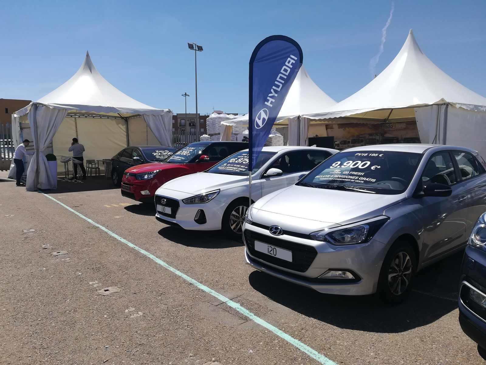 Estand de Hyundai Almerialva en la zona exterior del Centro de Congresos.