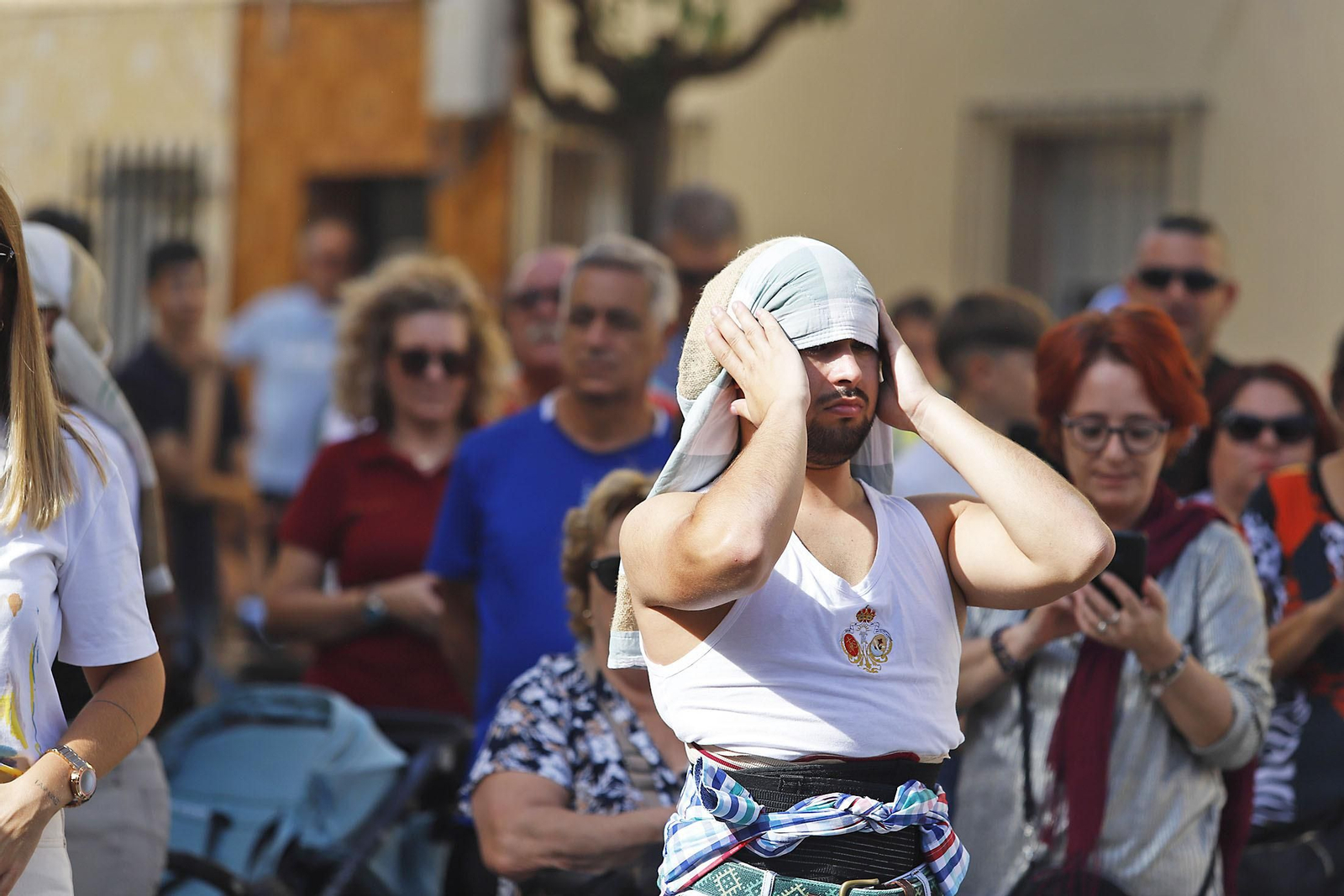Imágenes de la procesión de San Francisco de Asís por las calles de Pérez Cubillas y bendición de animales y plantas