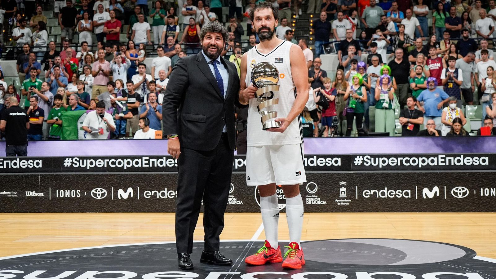 El Real Madrid - Unicaja, final de la Supercopa, en fotos