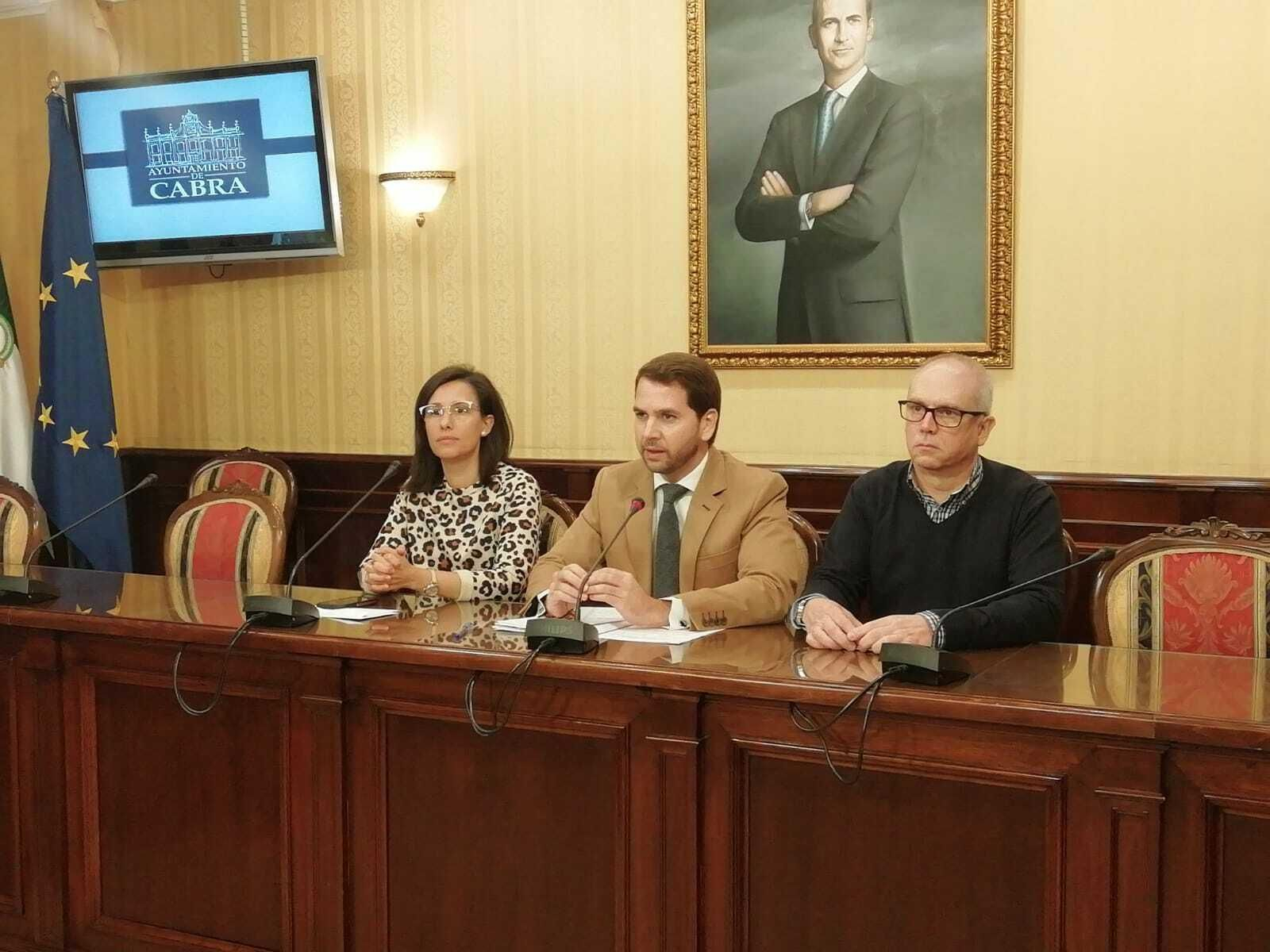 Fernando Priego presenta las ordenanzas fiscales de Cabra.