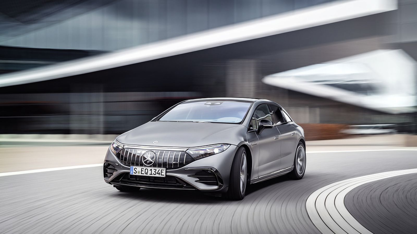 En los EQS, berlina y SUV, Mercedes-Benz tiene opciones no sólo lujosas y sofisticadas, sino de bajo impacto medioambiental.