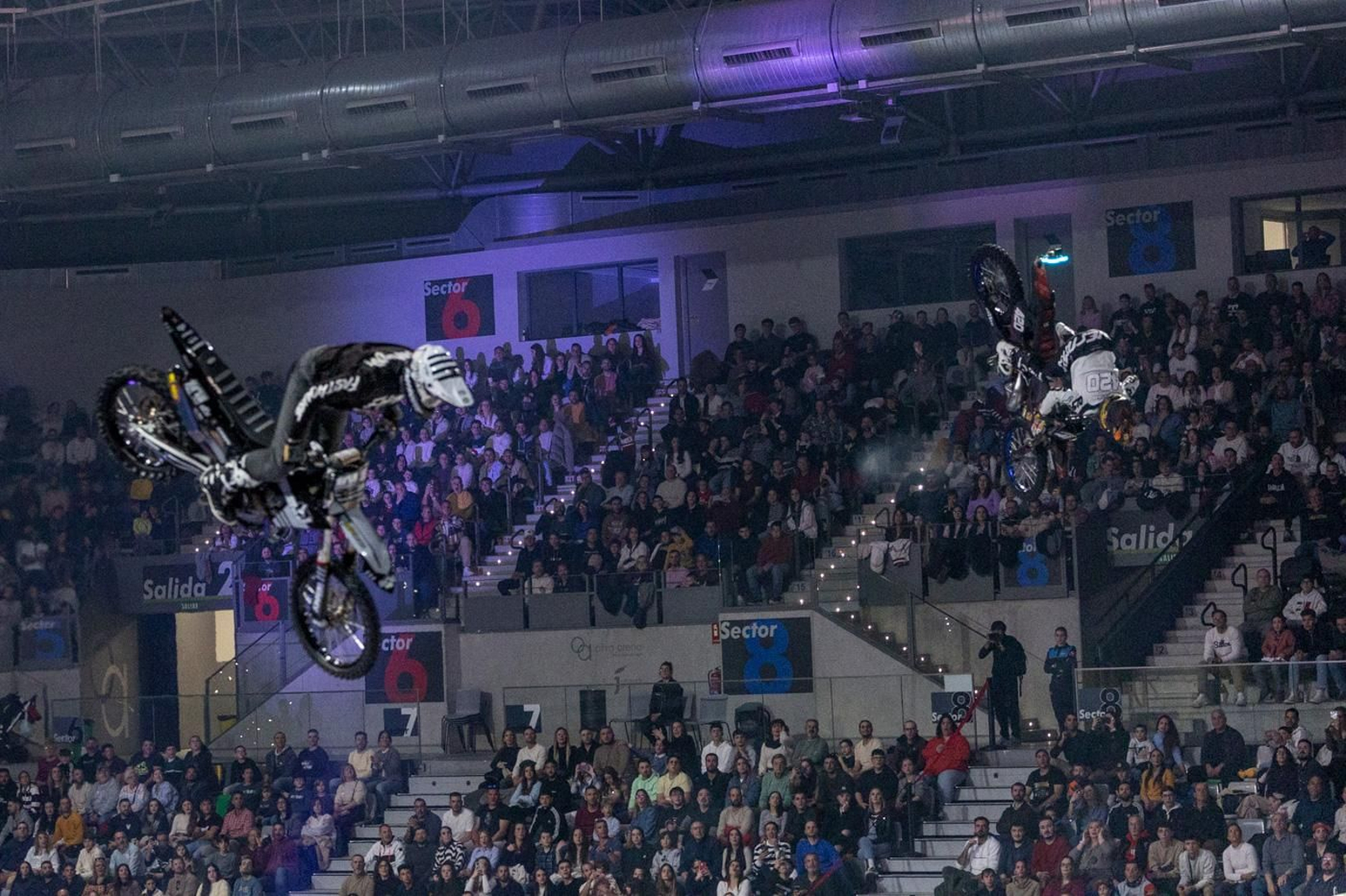 En imágenes: el Soloflow Freestyle enamora en Jaén con acrobacias y espectáculo en estado puro