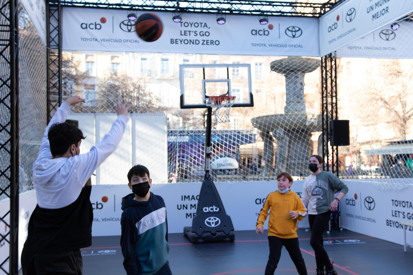 Así vive Granada la celebración de la Copa del Rey de Baloncesto