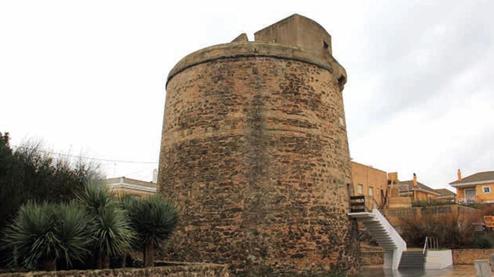 Torre de Punta Umbría, capaz de sostener artillería, de la tipología propuesta en lugar del fuerte de Camarinal.
