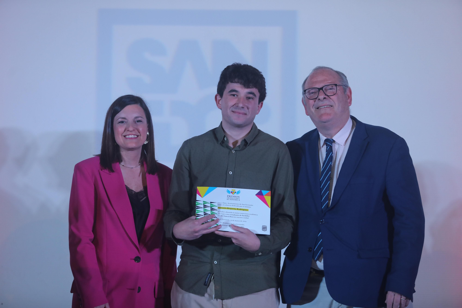 Las imágenes del acto de entrega de premios a los mejores expedientes académicos en San Fernando