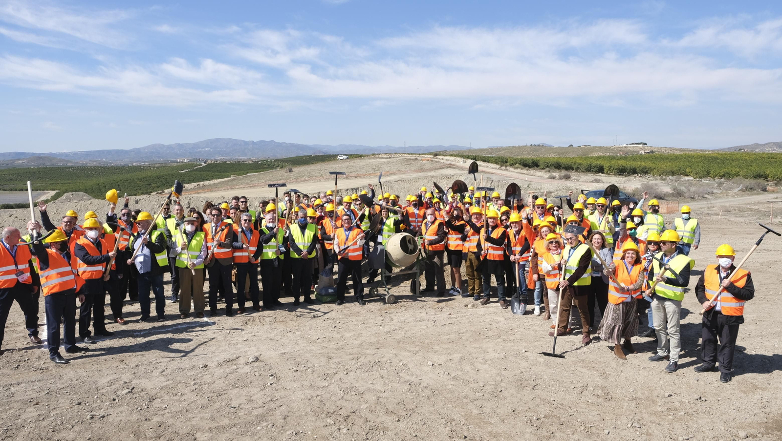 Fotogalería acto reivindicación del AVE en Vera. Almería
