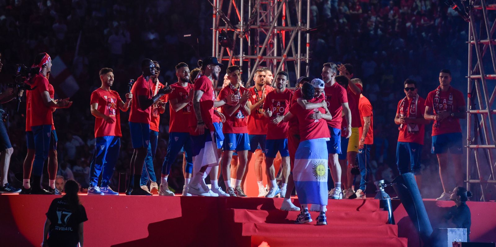 La celebración del Sevilla en el Ramón Sánchez-Pizjuán, en imágenes