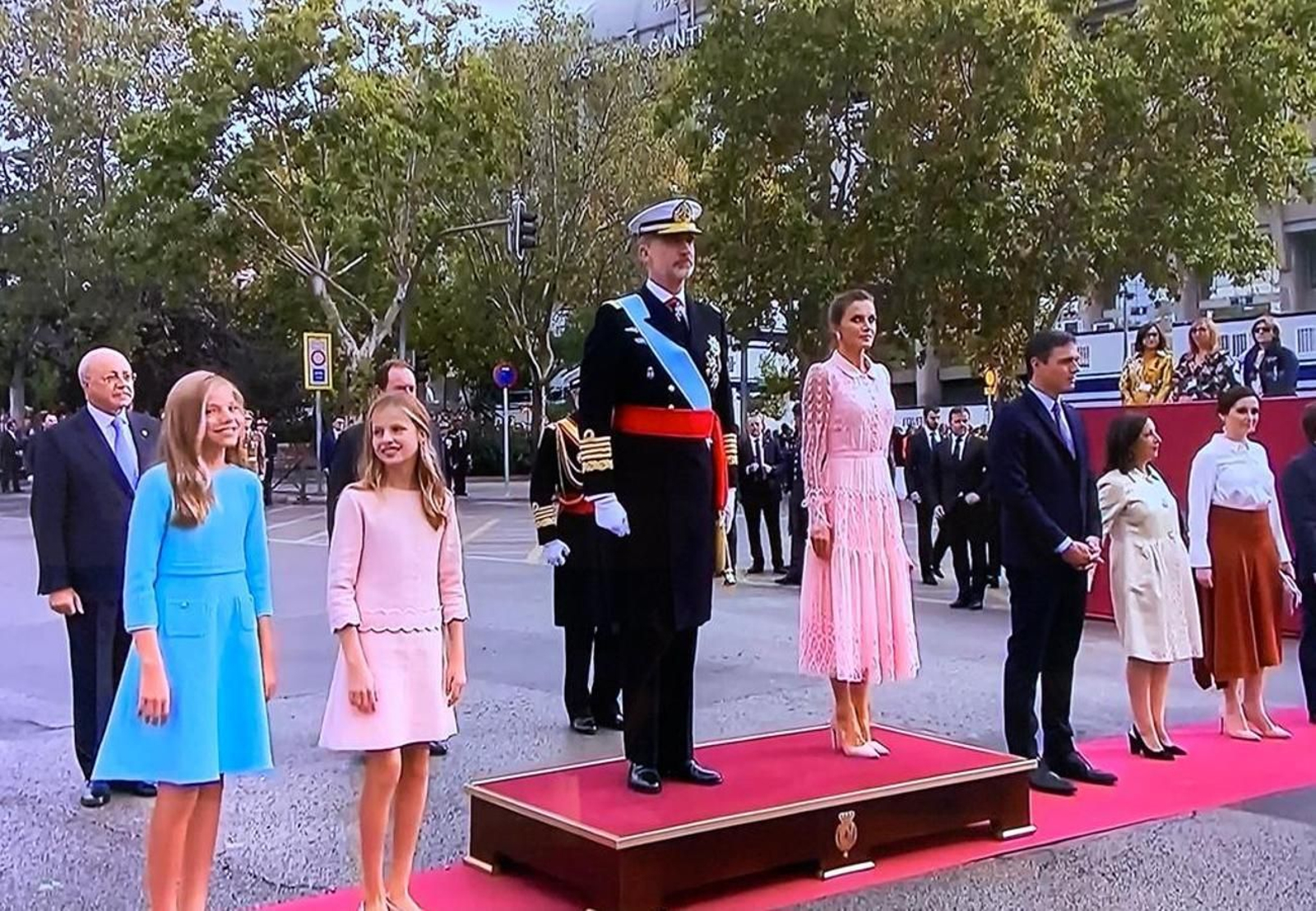 Los Reyes y sus hijas, el 12 de octubre de 2019, en la parada militar del día de la Fiesta Nacional.