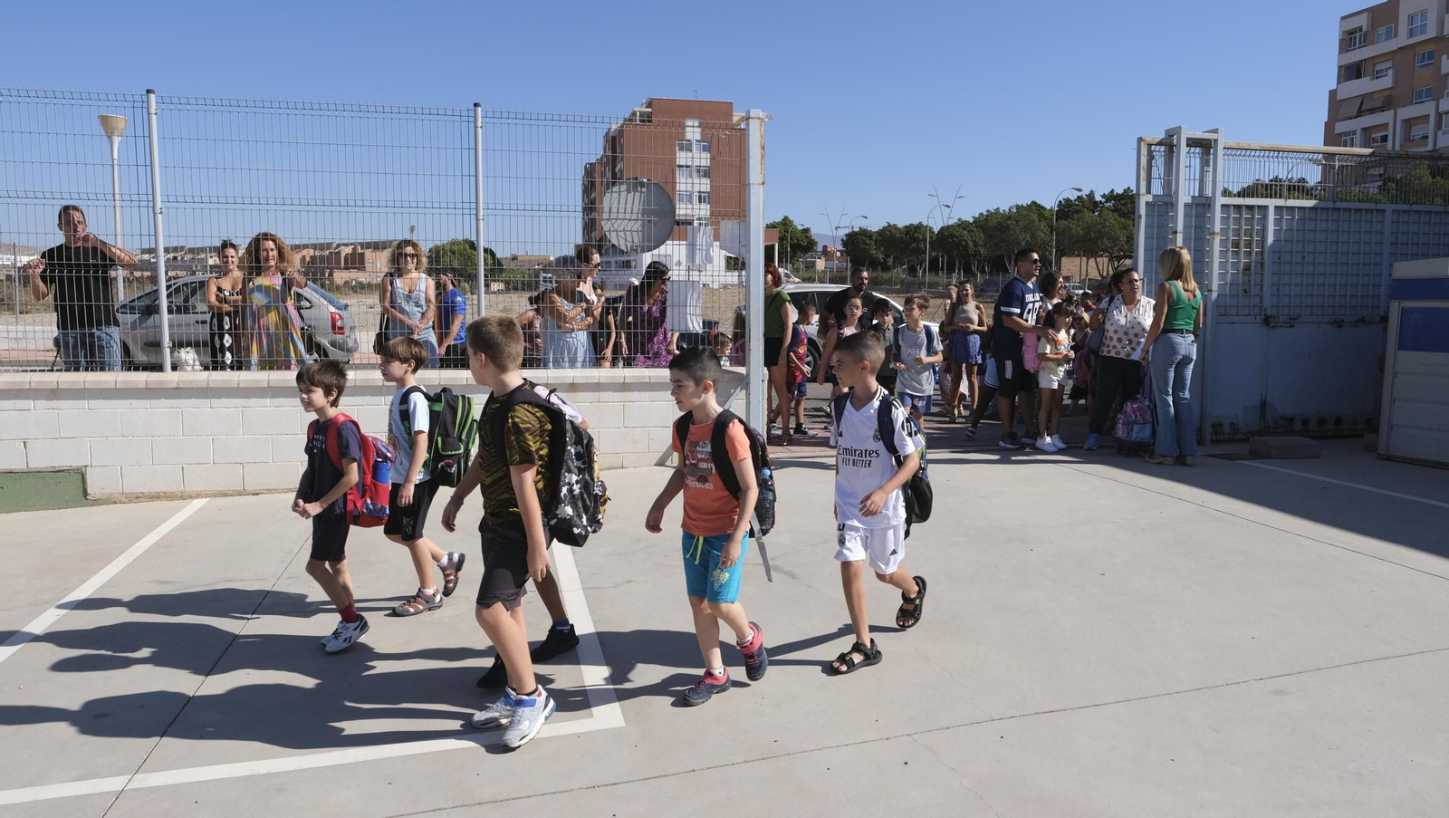 El curso escolar empieza en el Colegio Ginés Morata de Almería, en imágenes