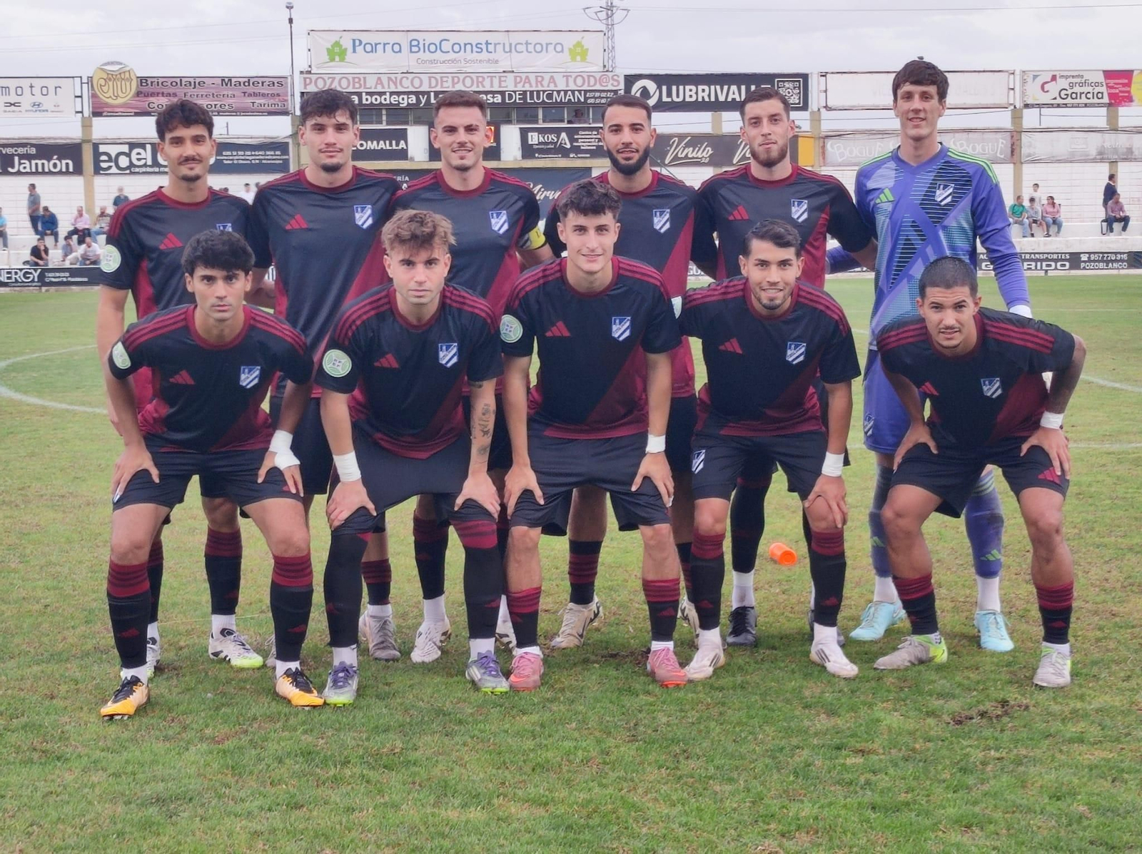 Once incial del Atlético Onubense en Pozoblanco.
