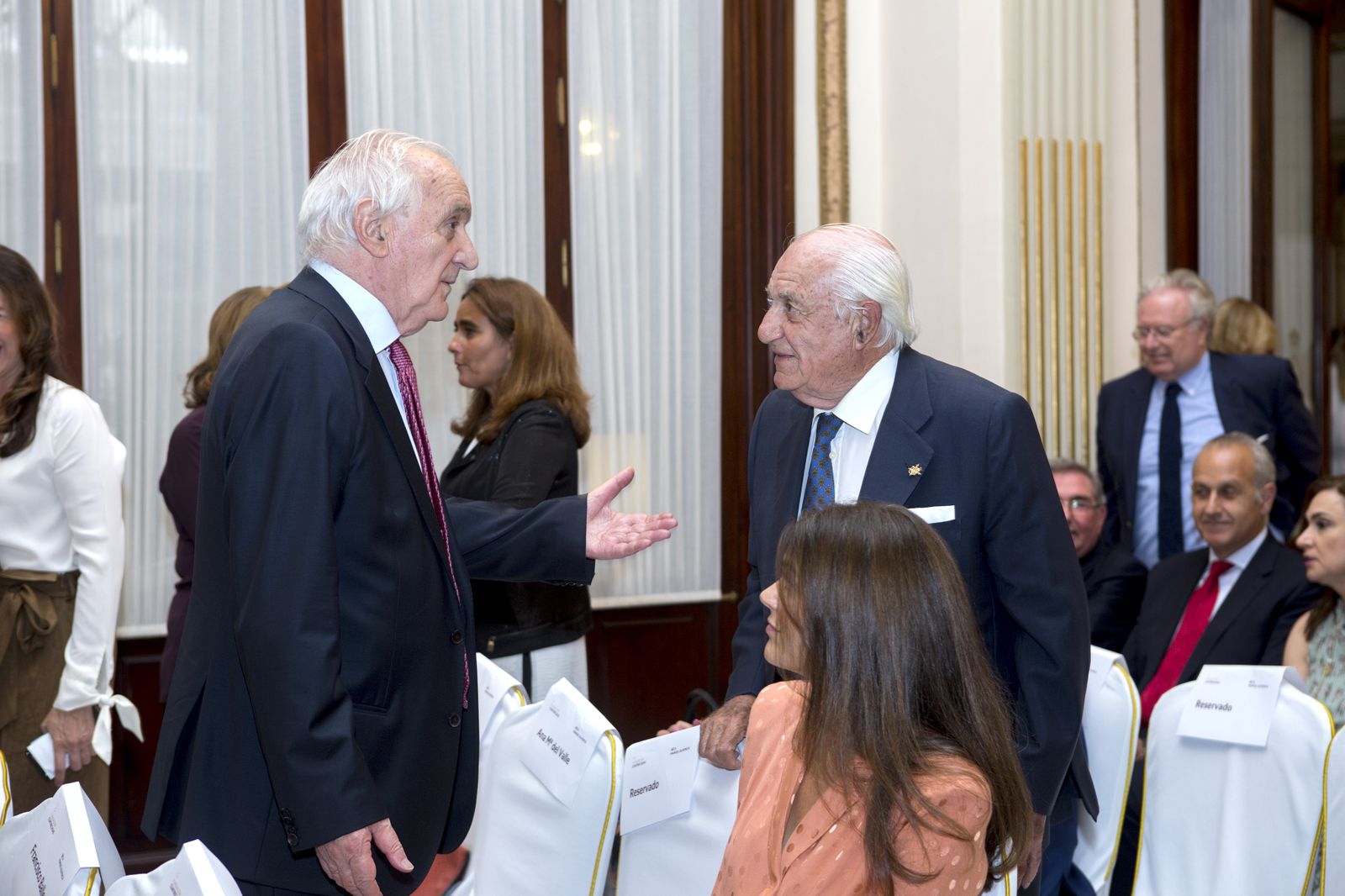 Las imágenes de la entrega de la Beca Manuel Olivencia